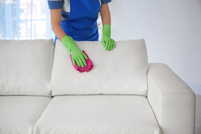 How to Remove Furniture Stains Depending on the Type of Fabric